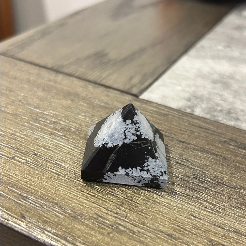 Snowflake Obsidian Pyramid Crystal - Black with Gray Snow Patterns - Picture 4 of 9